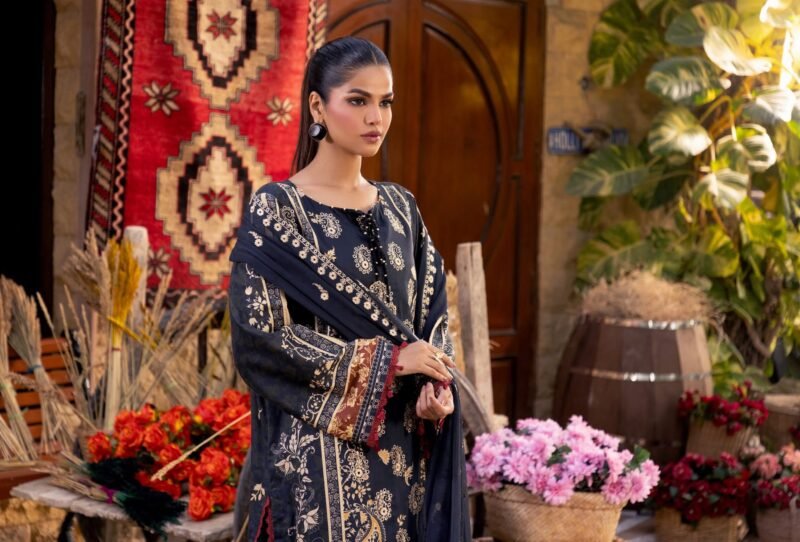 EMBROIDERED LUXURY CAMBRIC UNSTITCHED 3PCS 2024 Big Discunt