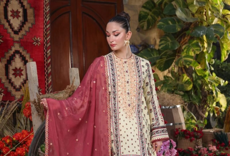 EMBROIDERED LUXURY CAMBRIC UNSTITCHED 3PCS 2024 Big Discunt