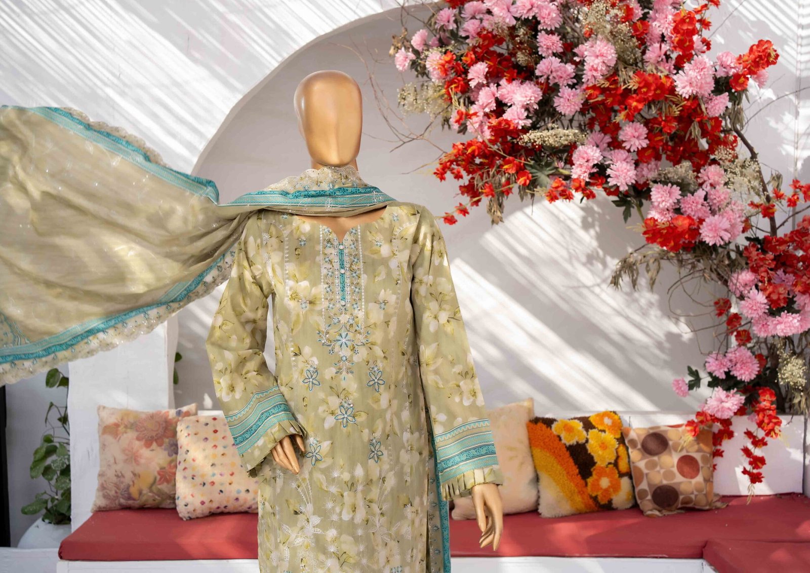 MEHAK Exclusive Lawn Embroidered Shirt With Embroidered Cutwork Lawn Dupatta