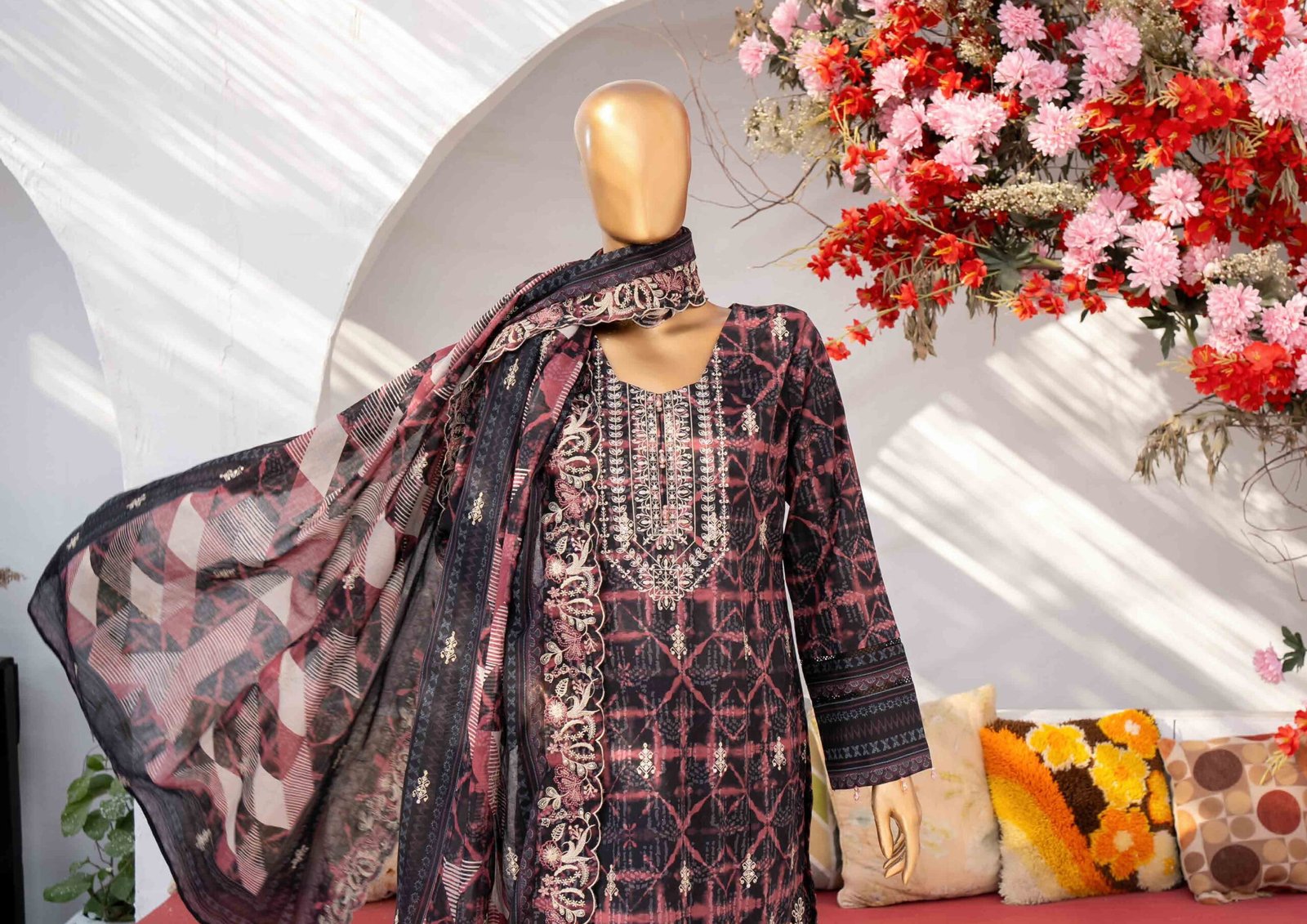 MEHAK Exclusive Lawn Embroidered Shirt With Embroidered Cutwork Lawn Dupatta